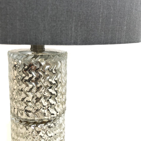 The zigzag mercury crystal glass reflects color of your home decor and bright up your space.