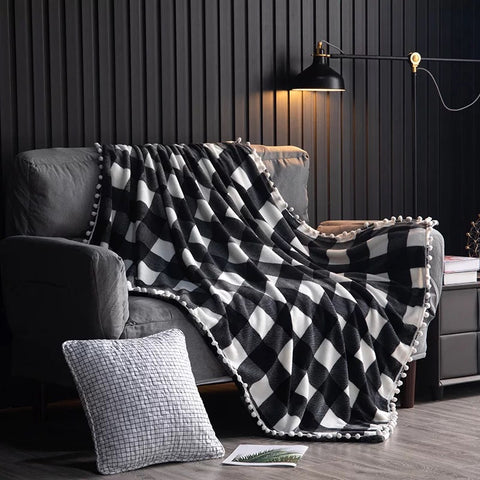 HomeBelongs 方格法兰绒盖毯带绒球流苏流苏睡毯适用于沙发水牛格子格子天鹅绒毛绒床毯法兰绒羊毛四季轻便毯子，50 英寸 x 60 英寸（黑色和白色）